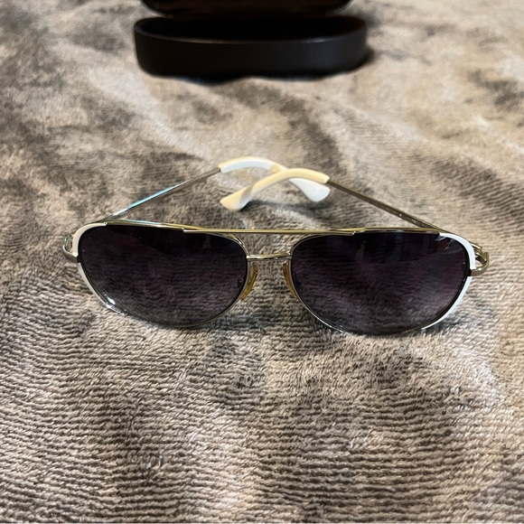 Michael Kors aviator sunglasses w/ hard case - Picture 7 of 9